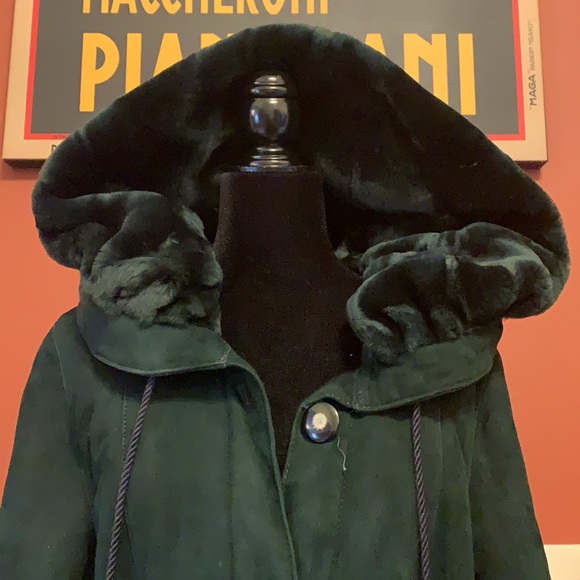 - Green Sheep Skin coat - - Picture 2 of 12